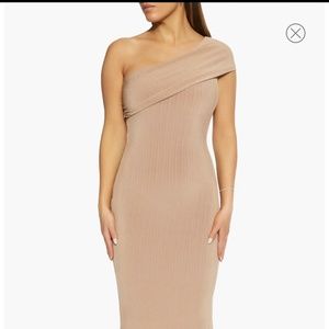 Off the shoulder maxi dress